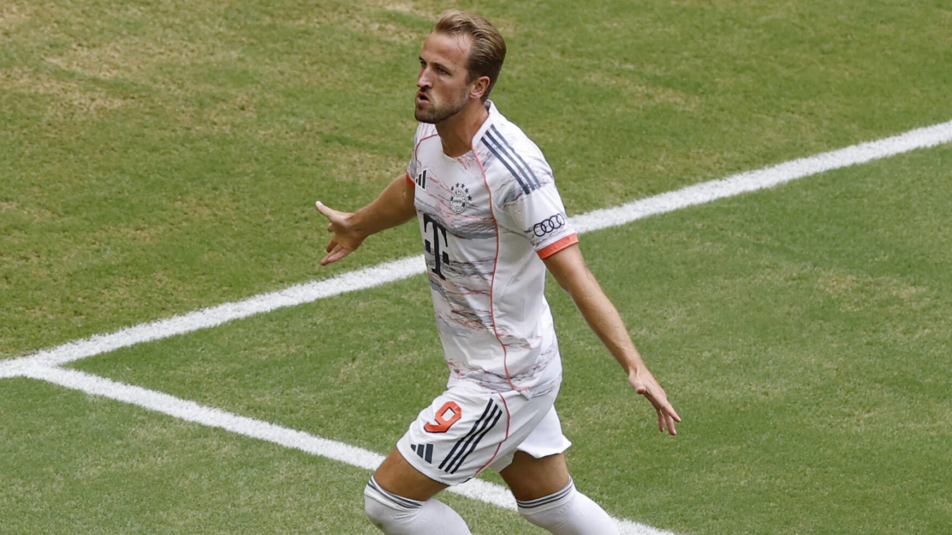 Harry Kane Double Carries Bayern into Knockout Stage with Emphatic Allianz Victory