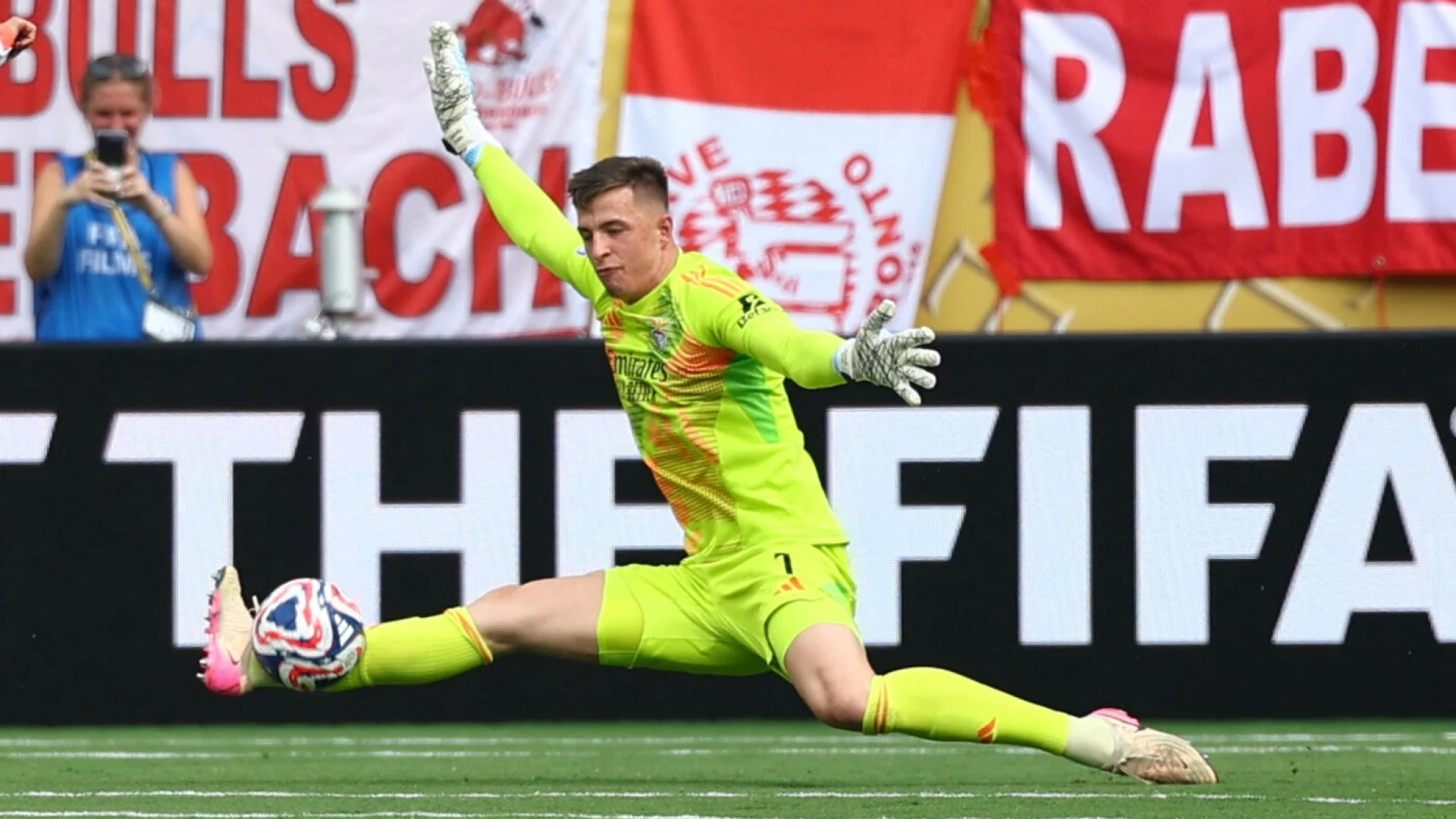 Real Madrid’s Staggering Collapse: Benfica Keeper Trubin’s Last-Gasp Miracle