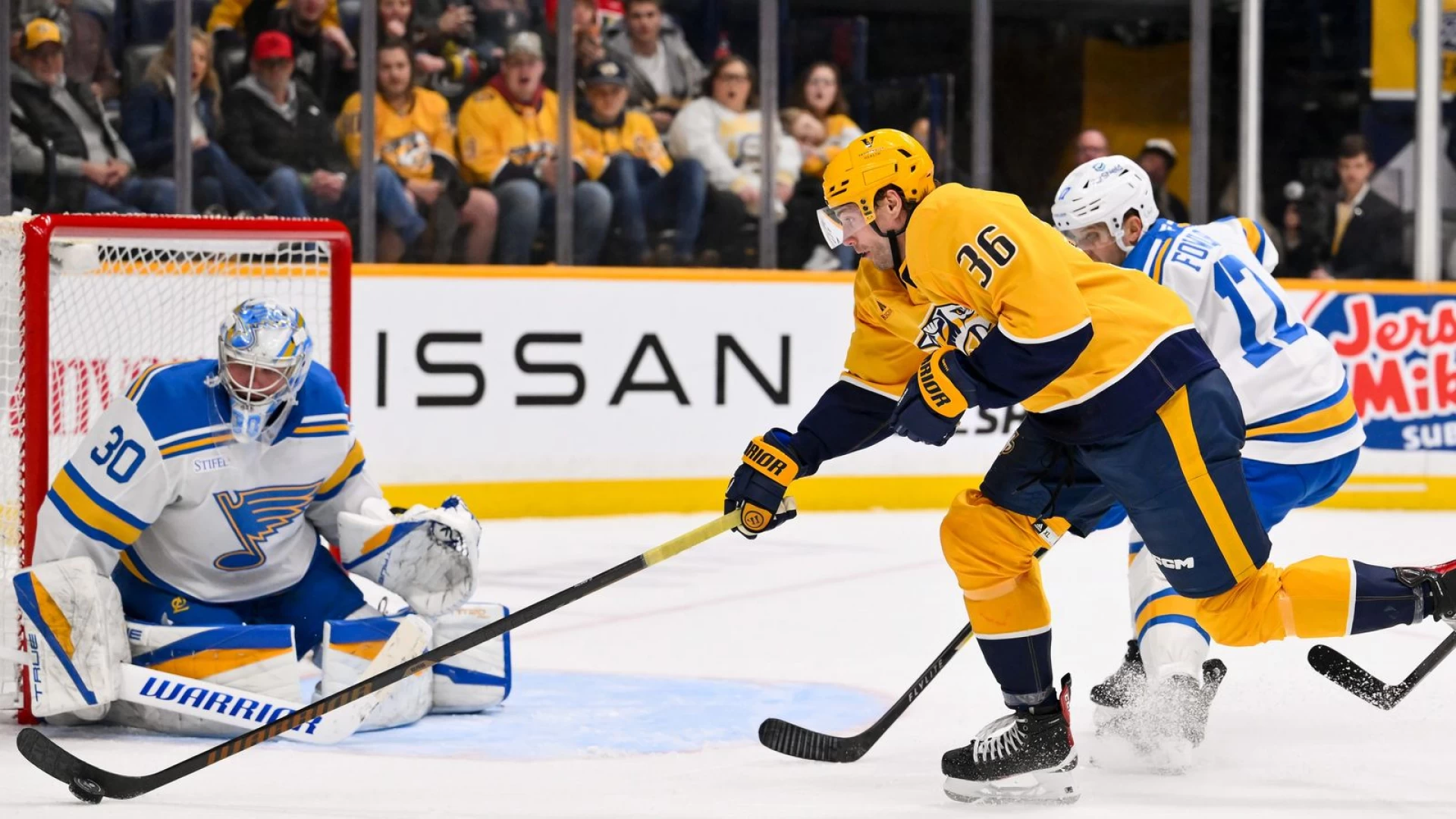 Golden Knights acquire defensive-minded forward from Predators