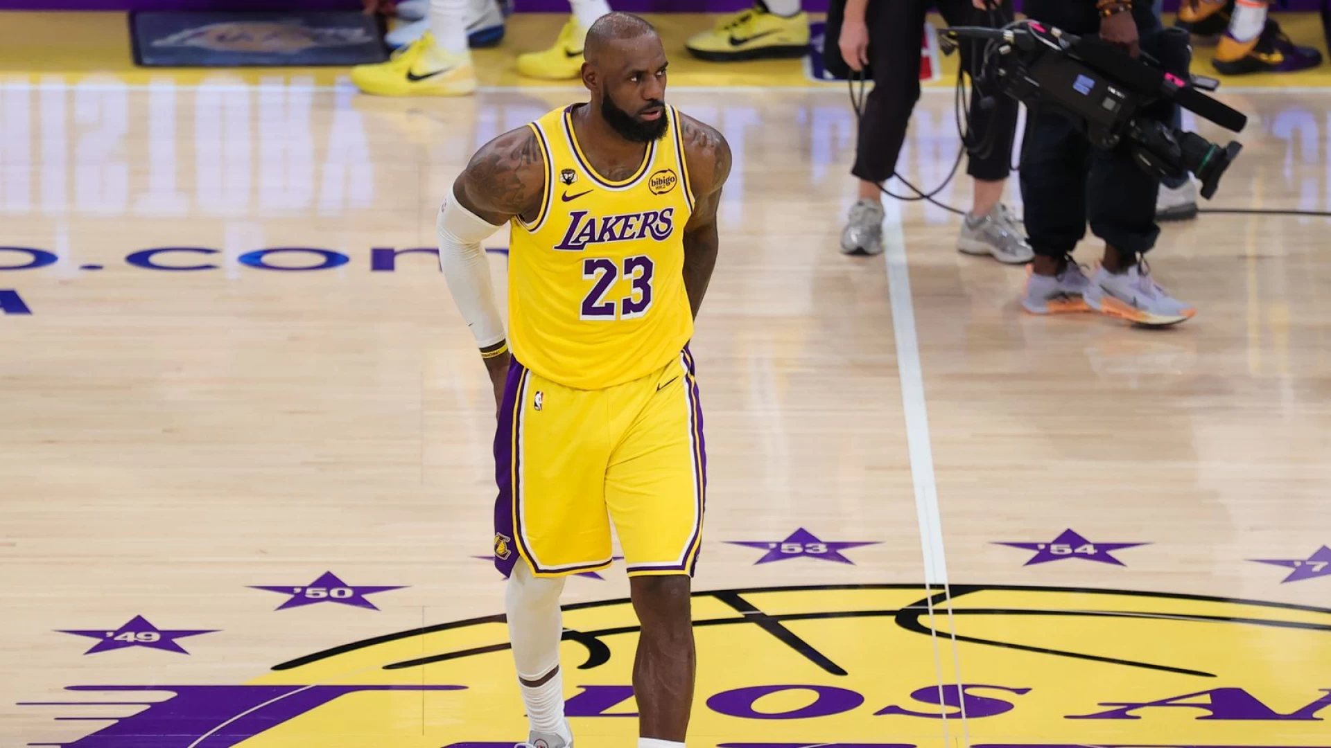 LeBron James passes Kareem Abdul-Jabbar for most field goals all-time