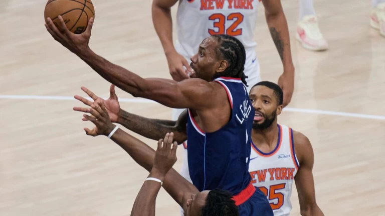Clippers Edge Knicks 126-118: Kawhi Leonard Ties All-Time Milestone Latest Video Thumbnail