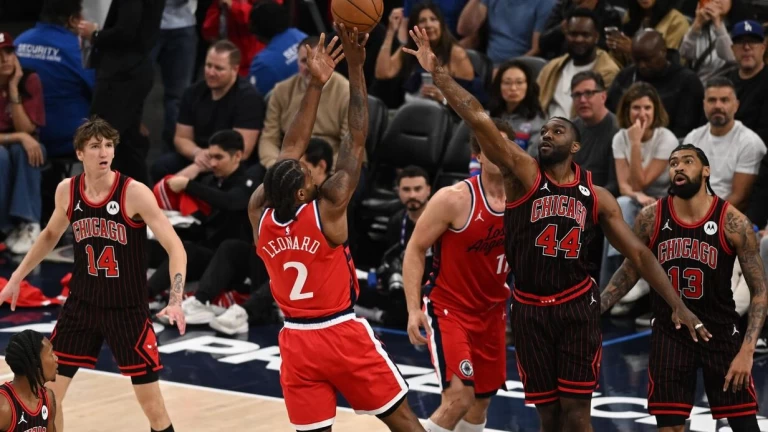 Kawhi Leonard Makes Clippers History in Win Over Bulls Latest Video Thumbnail