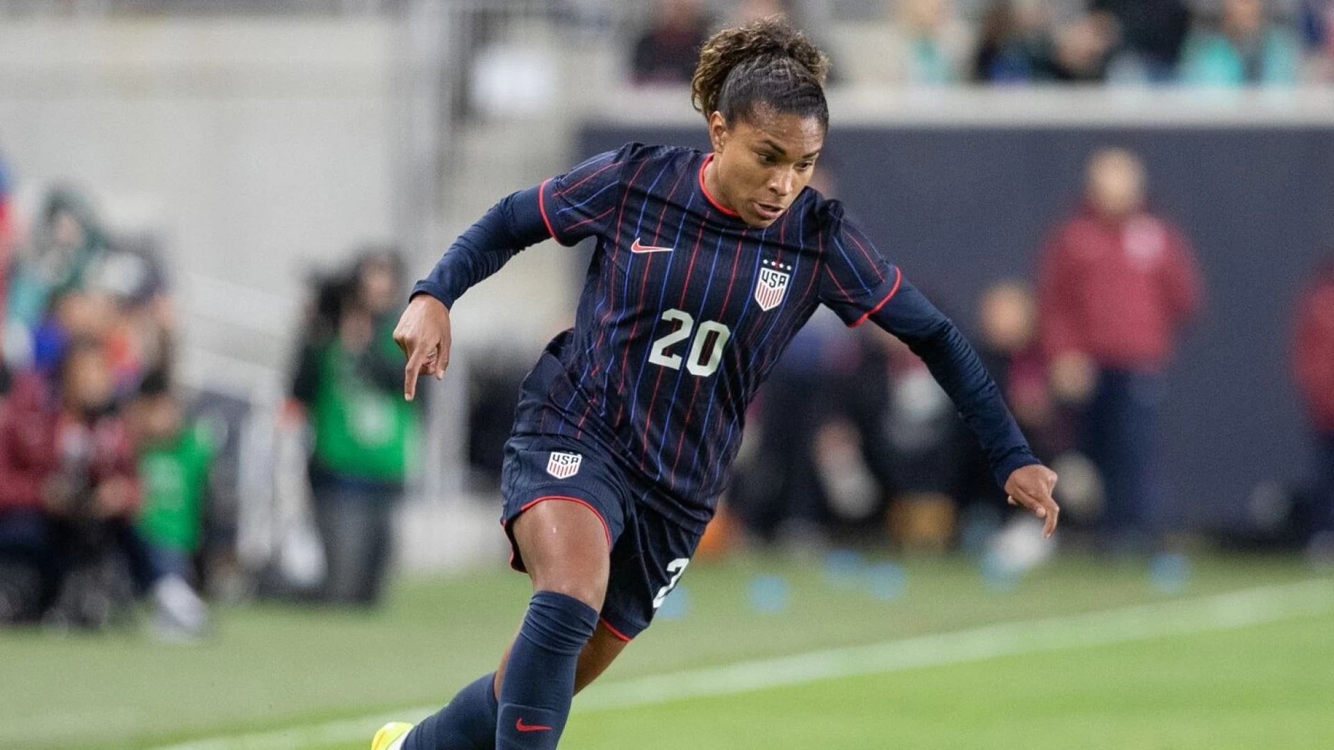 Catarina Macario Signs Record-Breaking Deal with San Diego Wave in Historic NWSL Move