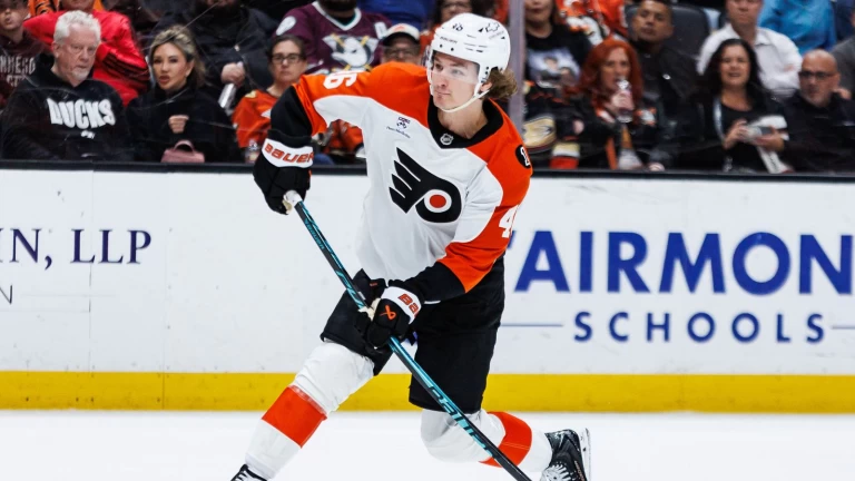 Flyers' Trevor Zegras welcomed back in Anaheim return