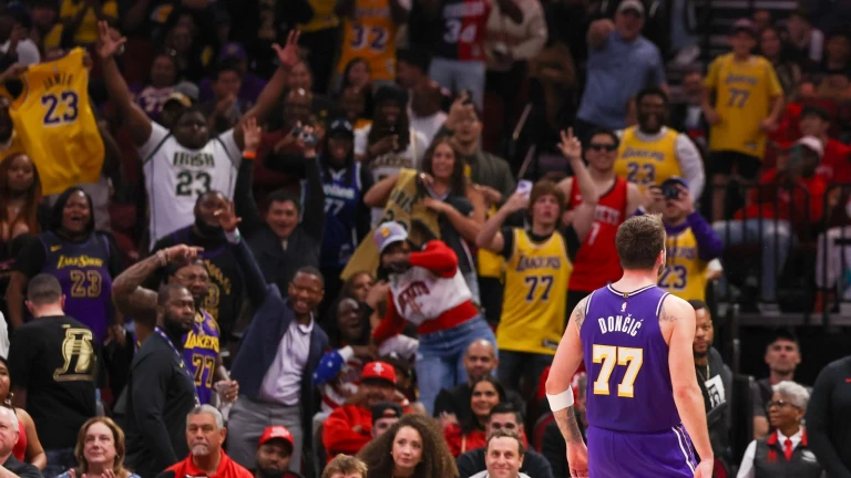 Lakers push win streak to seven games in Houston behind Luka Dončić and LeBron James