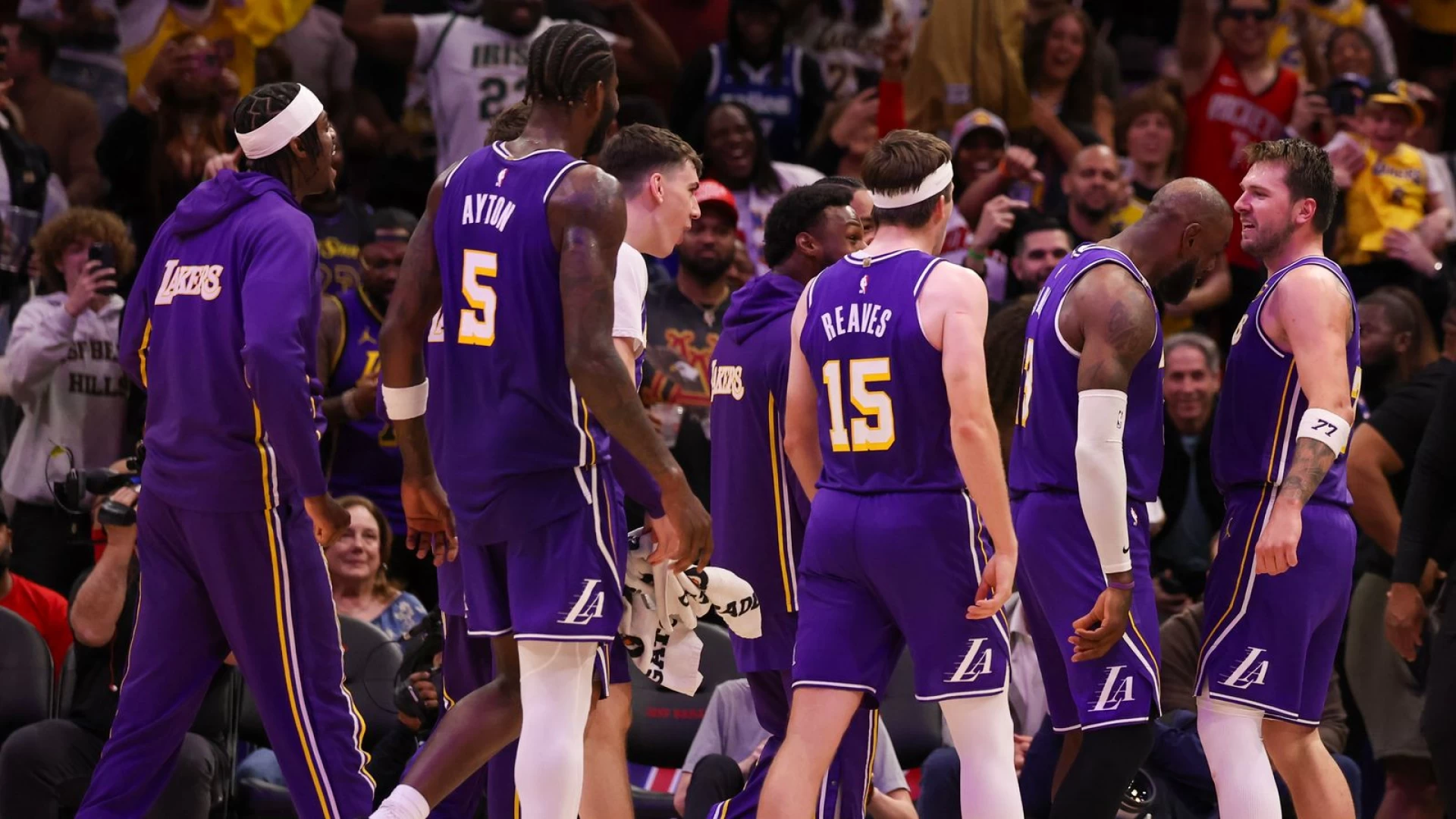 Lakers stars explode in 124-116 win to ground Rockets