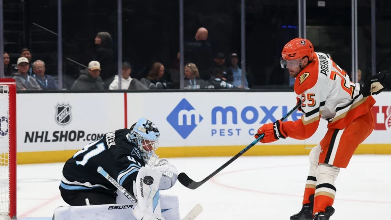 Ducks gut out scrappy, playoff-style comeback win in Utah