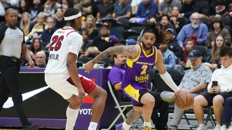 TST Images: South Bay Lakers beat Sioux Falls Skyforce 137-114, in El Segundo