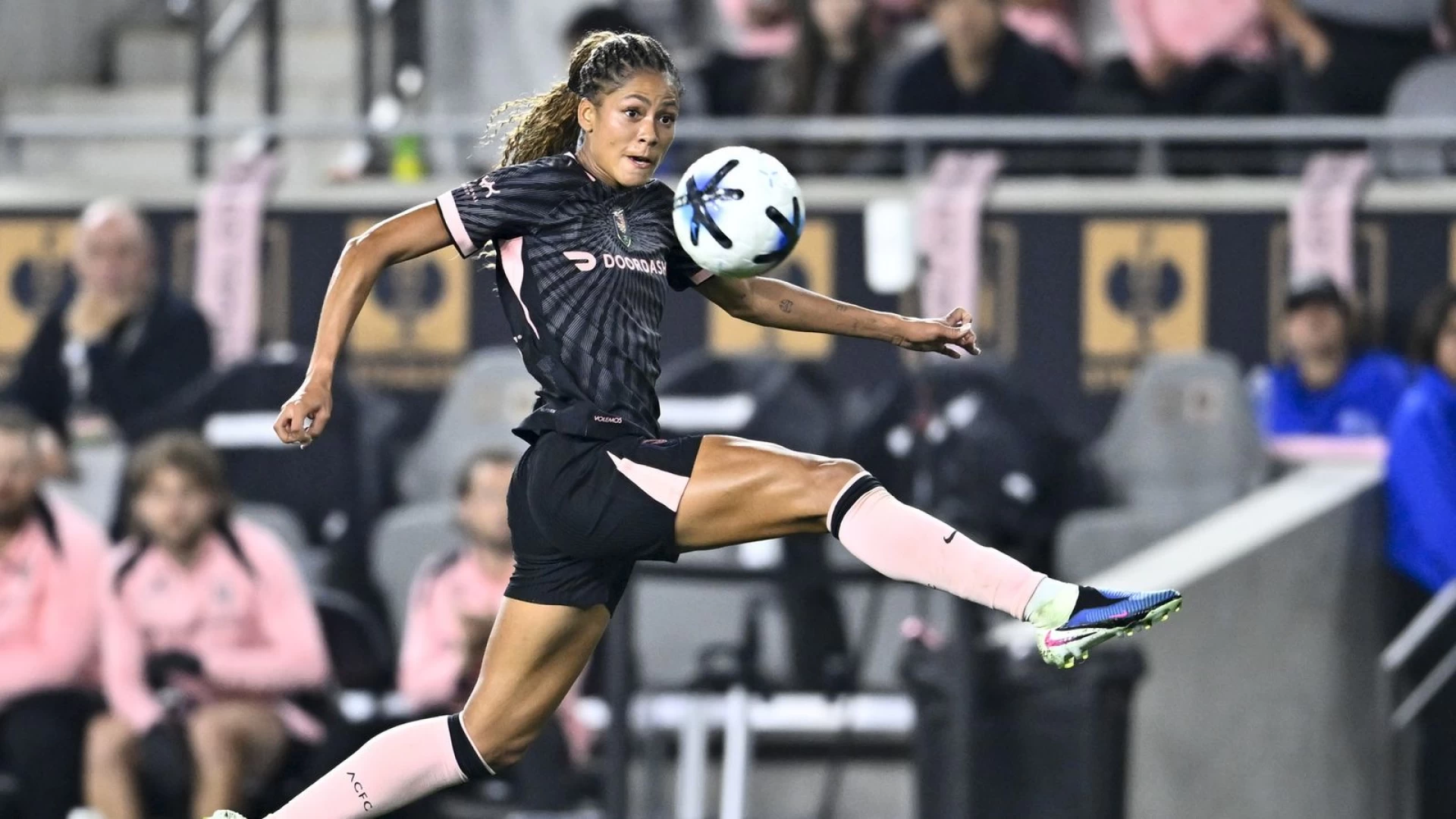 Angel City FC completes comeback win, stays in undefeated territory