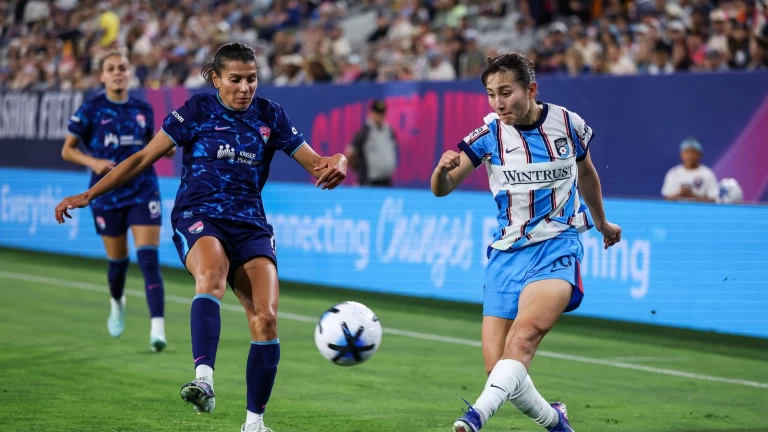 Riding the Wave: San Diego extends win streak to three, shuts out Chicago Latest Video Thumbnail
