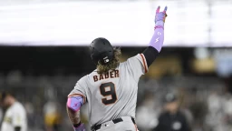 Merrill’s late HR not enough as Padres fall to Giants, 3-2