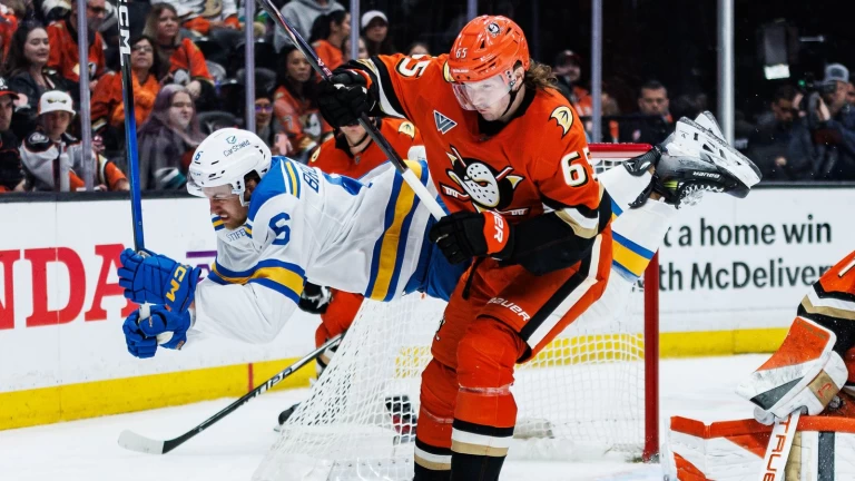 Ducks fall out of first in lacking loss to Blues