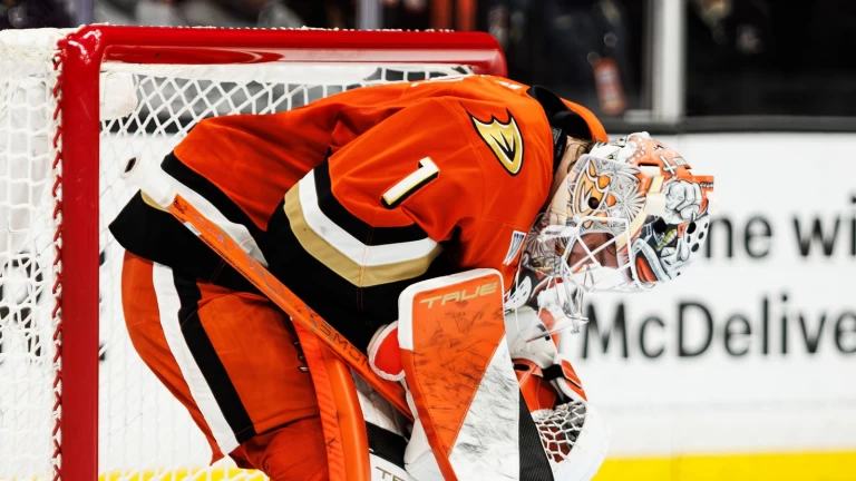 Ducks continue free fall, shutout by Predators in sixth straight loss