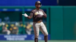 TST Images: Padres defeat Pirates, 8-2, at PNC Park