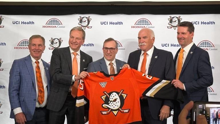 Ducks extend general manager Pat Verbeek