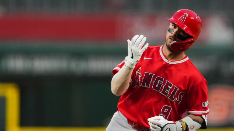 Offense erupts and Kochanowicz shuts down Reds