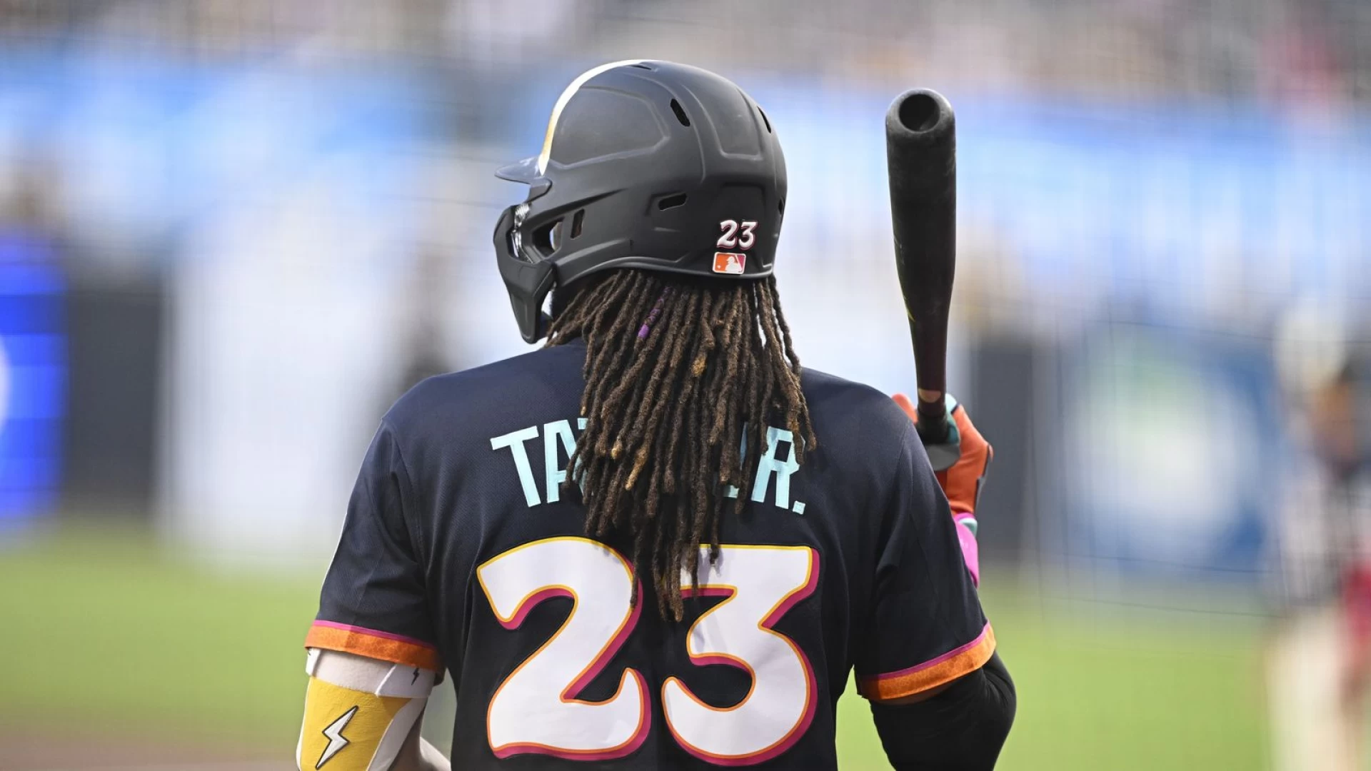 Padres Notebook (4/11): Tatis starting at second base for the first in his major league career