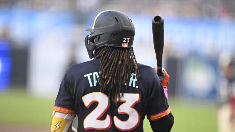 Padres Notebook (4/11): Tatis starting at second base for the first in his major league career