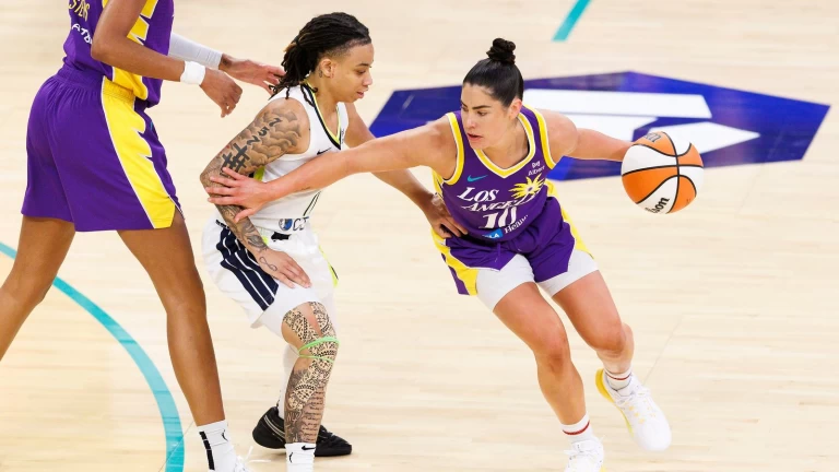 All-star guard Kelsey Plum signs one-year deal with the Sparks