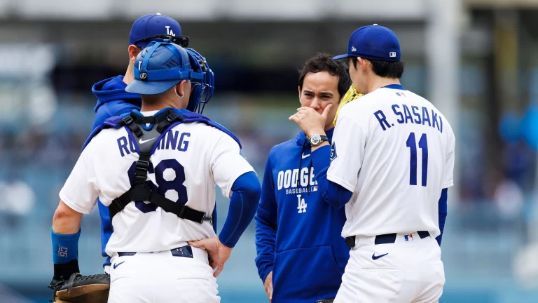 Roki Sasaki grinds through four, Dodgers fall to Rangers