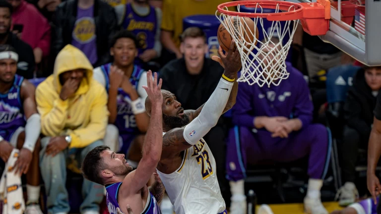 TST Images: Lakers defeat Jazz, 131-107, in Los Angeles
