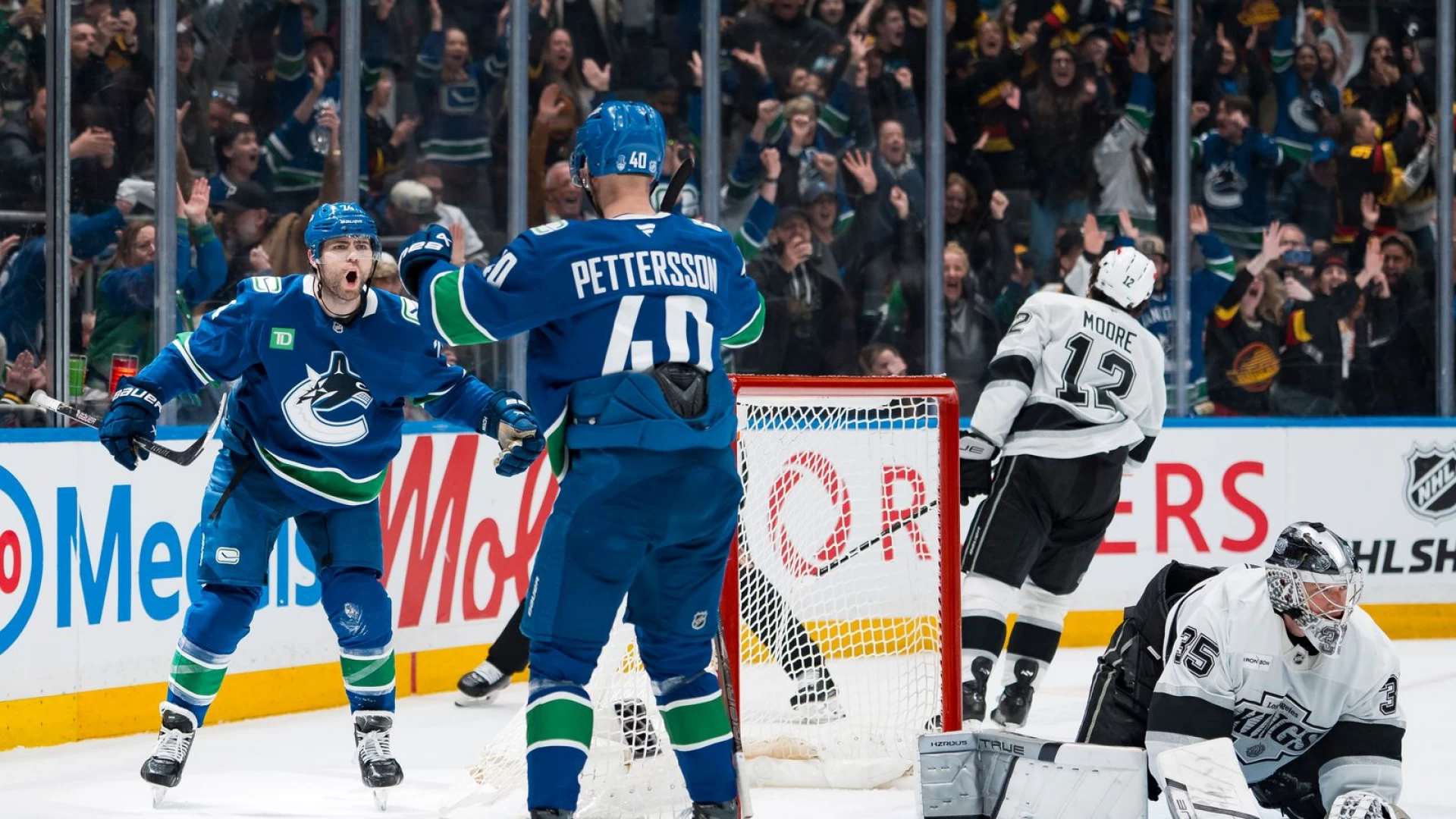 Kings fail to move up in standings with loss to Canucks