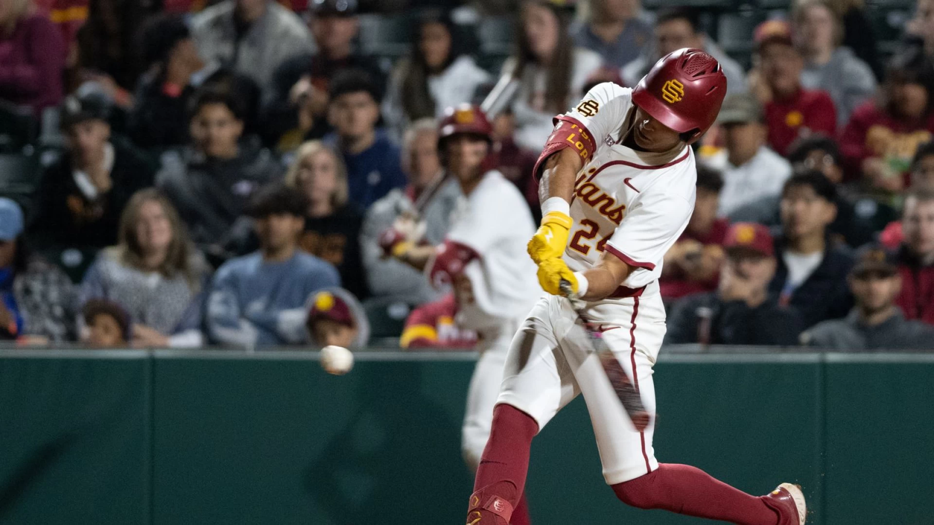 USC’s quiet offense paves way for Long Beach State upset