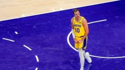 LeBron James, Luke Kennard power Lakers in Game 1 over Rockets