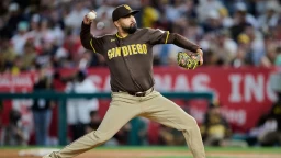 Padres rally late to beat Angels 4-1 behind bullpen strength