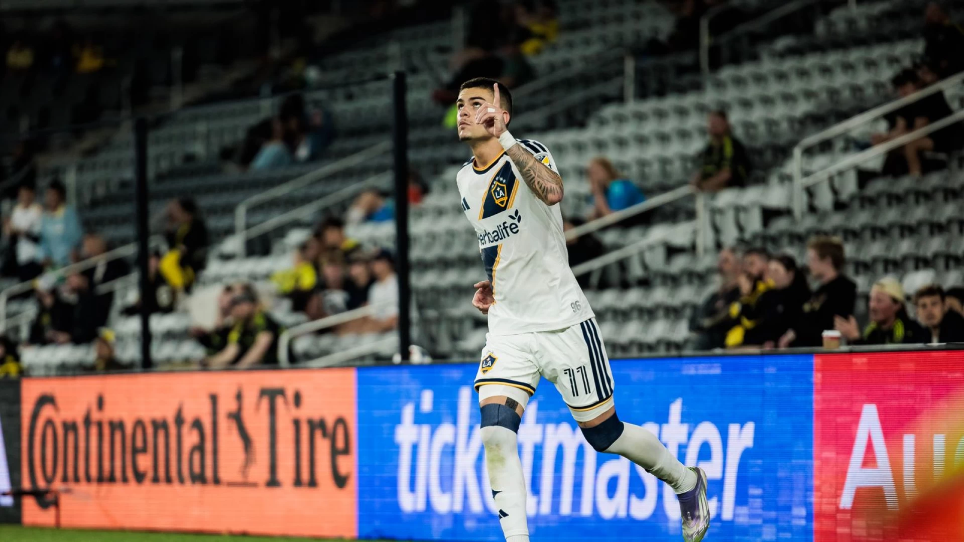 LA Galaxy Can’t Handle Pressure in 2-1 Columbus Loss