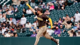 HOLY SHEETS! Five-run ninth lifts Padres in comeback win over Rockies