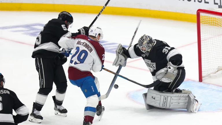 Avalanche push Kings to the brink, take 3-0 series lead Latest Video Thumbnail