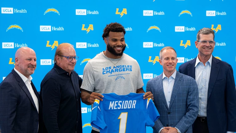 Akheem Mesidor Ready to Soak Up Khalil Mack’s Wisdom, Make Immediate Impact Latest Video Thumbnail