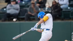 UCLA surrenders series finale to Sacramento State despite Roch Cholowsky’s two home runs