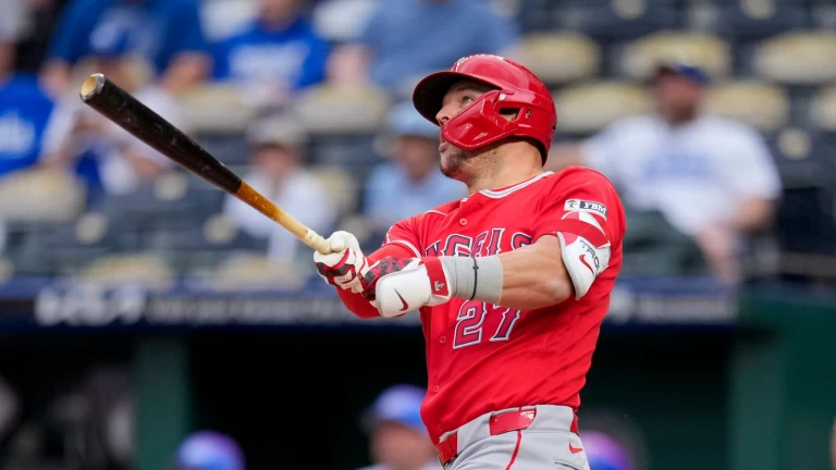 Angels blow six-run lead, swept by Royals in messy bullpen loss Latest Video Thumbnail