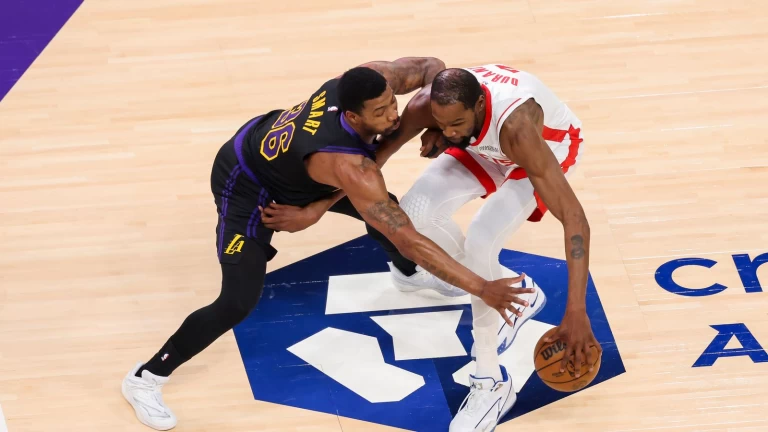 Lakers hold fifth-best NBA title odds as playoff landscape shifts