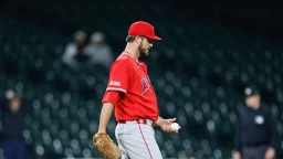 Bullpen implodes again in loss to White Sox