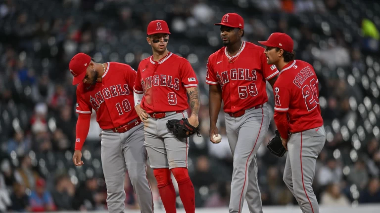 Angels lose fifth-straight behind dormant bats and rare José Soriano stutter Latest Video Thumbnail