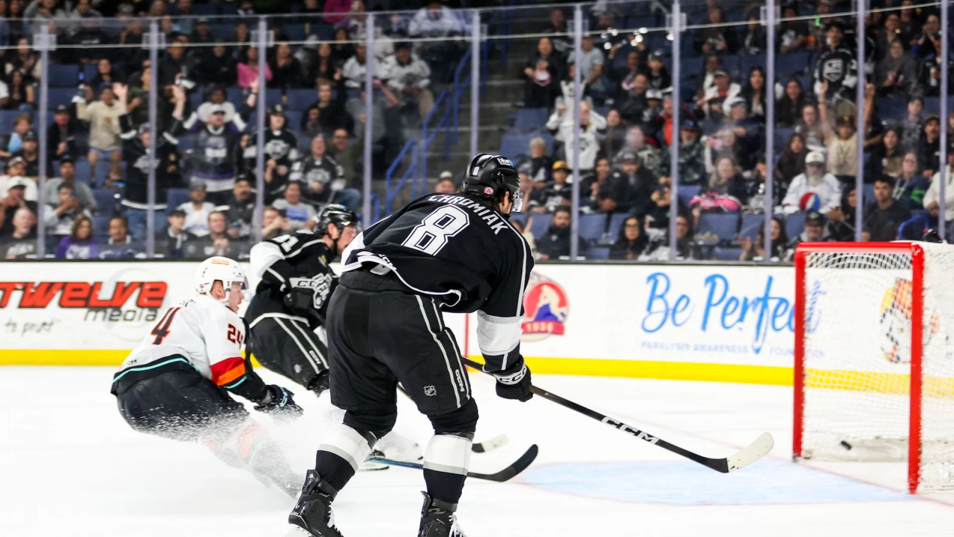 Reign evens series with 5-1 win over Firebirds in Game 2