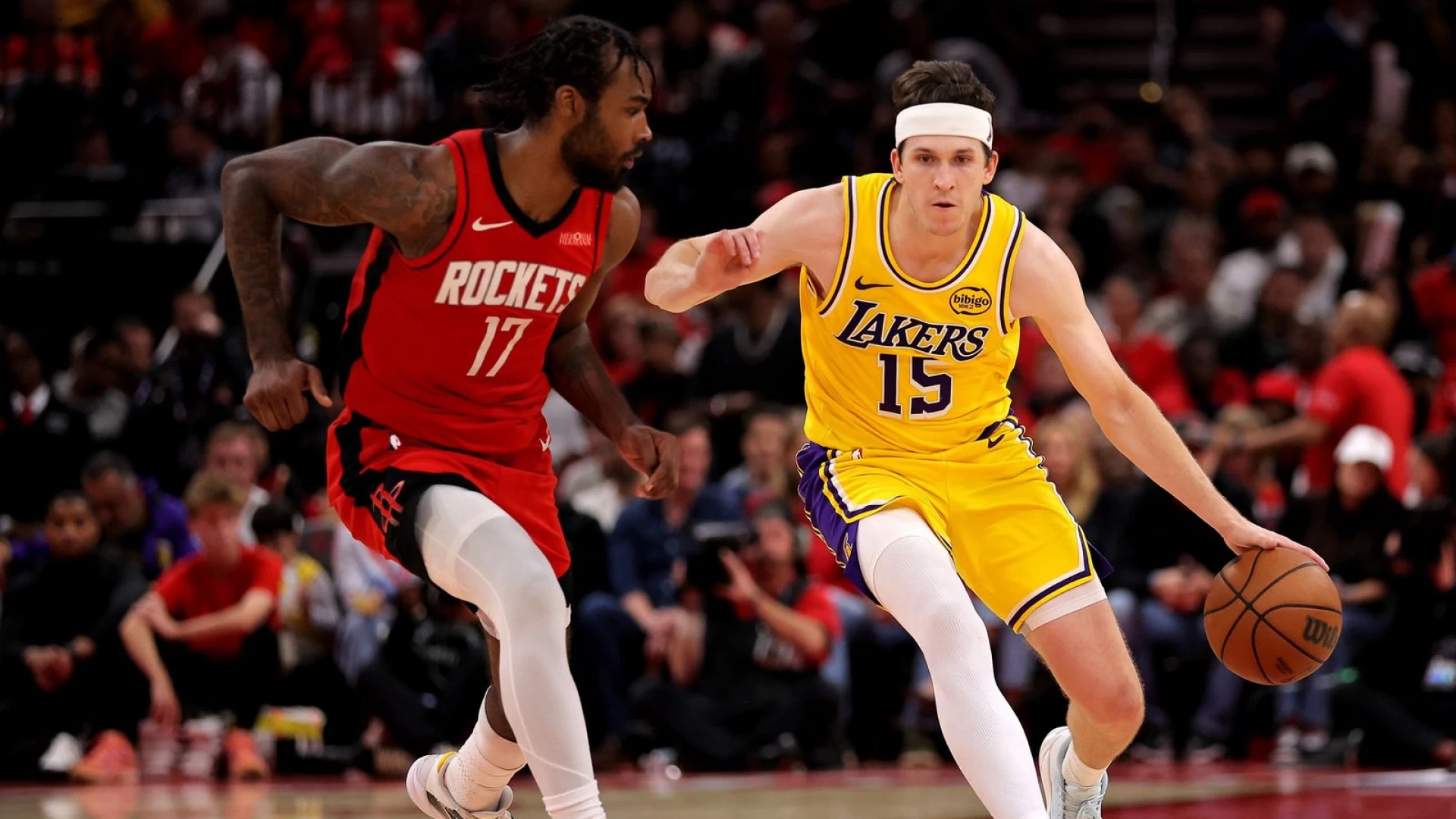 Reaves’ return to starting lineup fuels Lakers closeout win