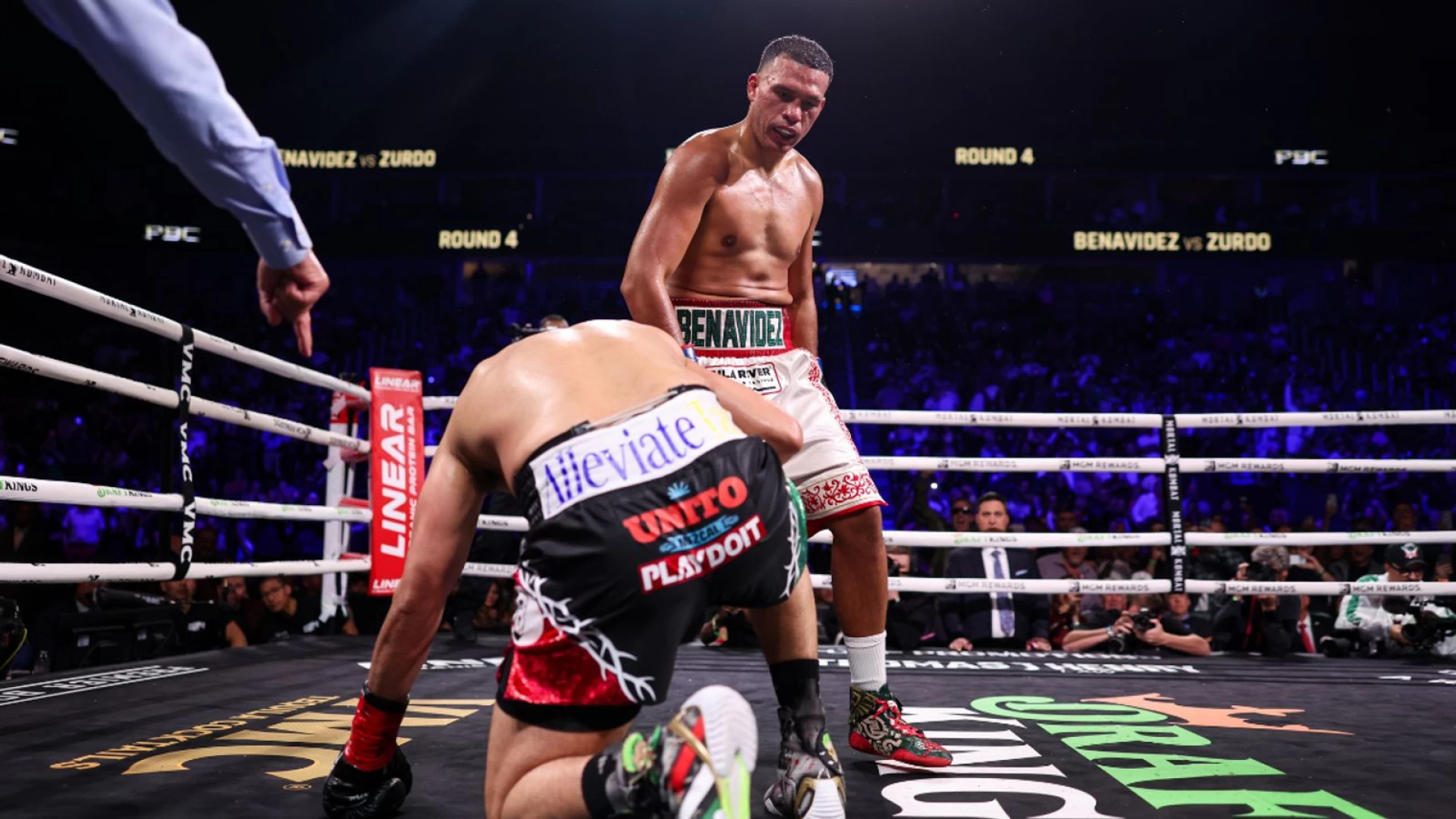 David Benavidez, Jaime Munguia claim titles with dominant performances during Cinco De Mayo weekend in Las Vegas