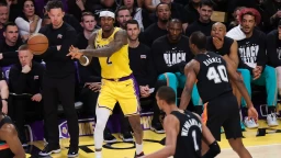 The internet is breaking over Jarred Vanderbilt's gruesome pinky dislocation