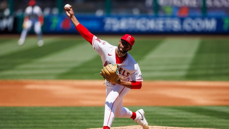Walbert Ureña hits major milestone behind Angels' two-out rally