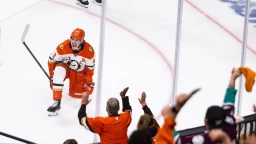 Ducks break 'tradition,' defensively dominate Game 2 to earn road split in Vegas