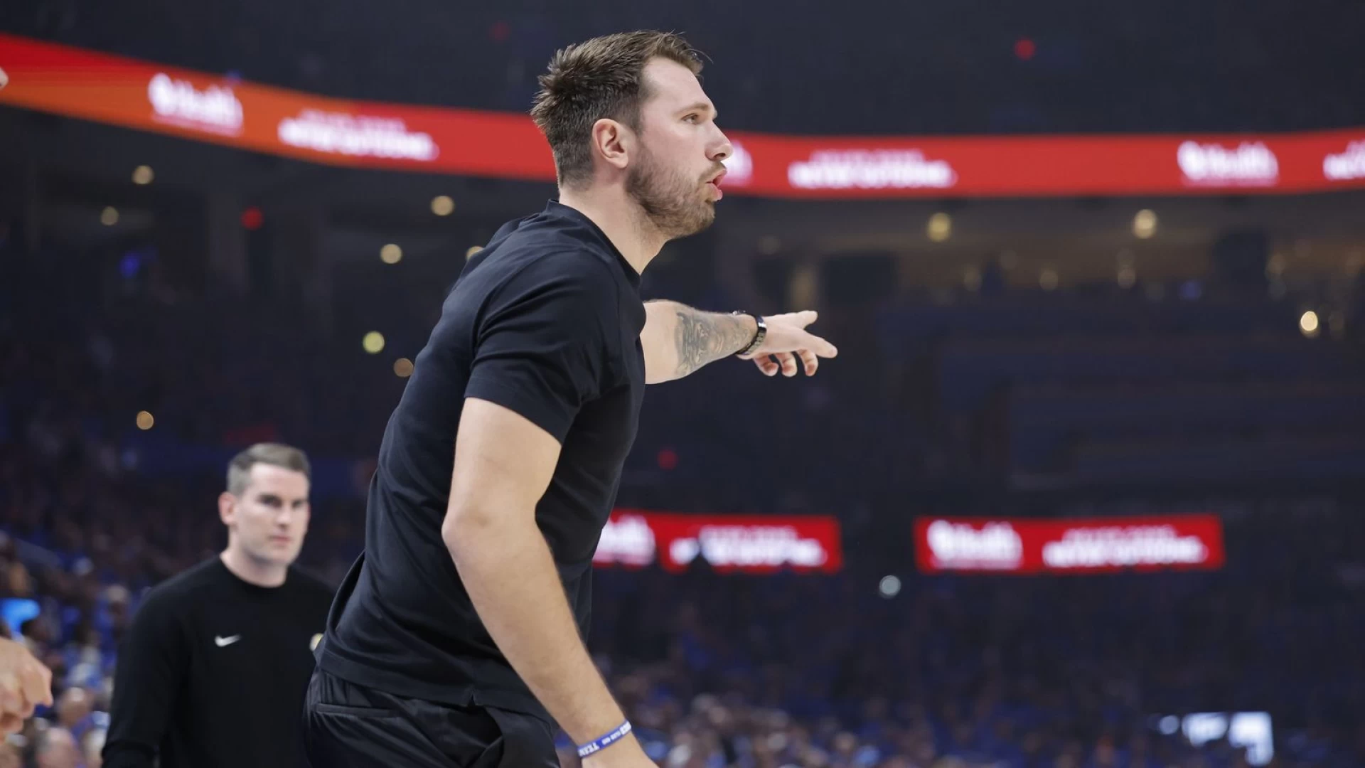 Luka Dončić begins running, but not cleared for contact heading into Game 2
