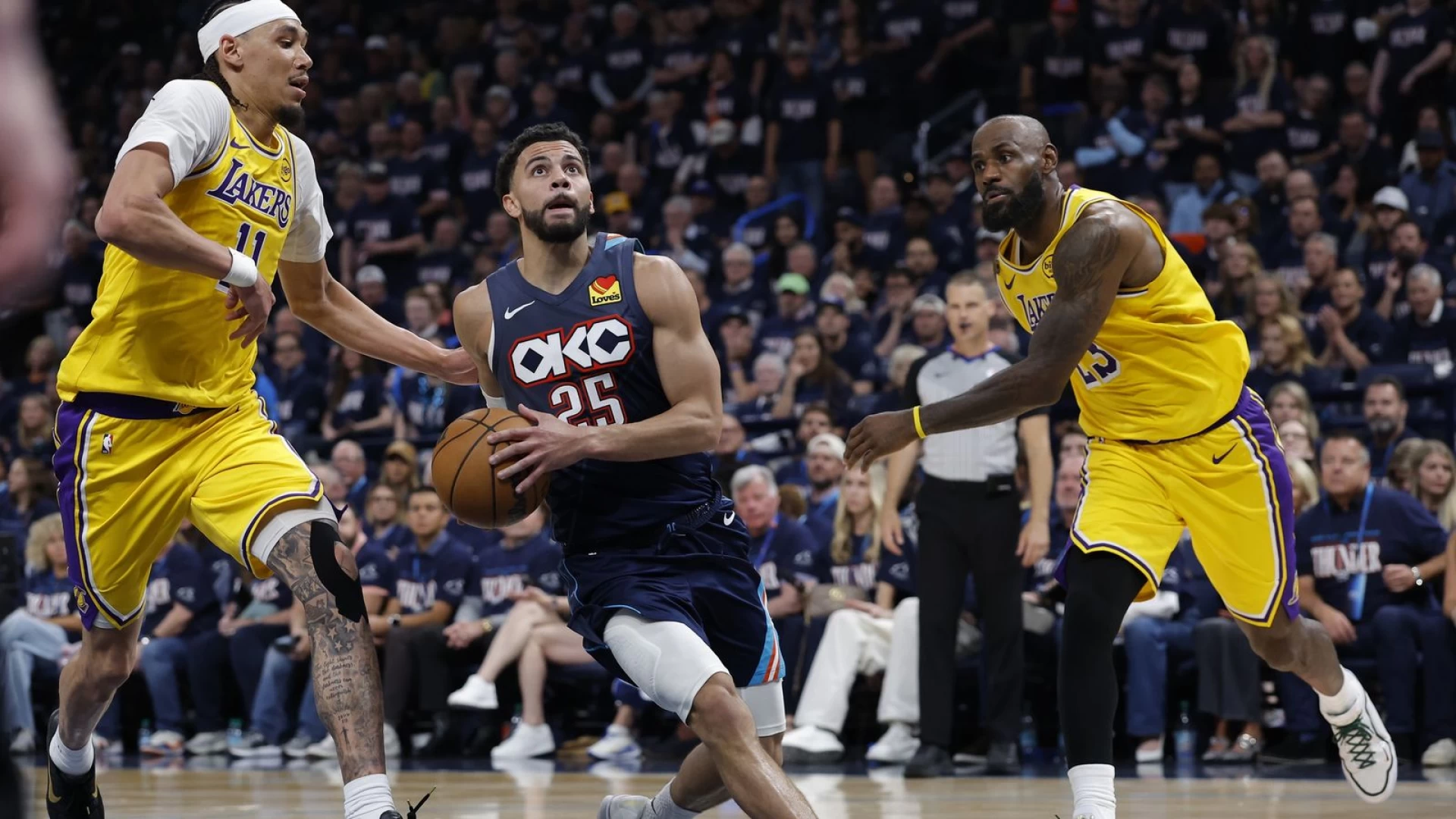 Thunder overpower Lakers, take 2-0 series lead with 125-107 victory