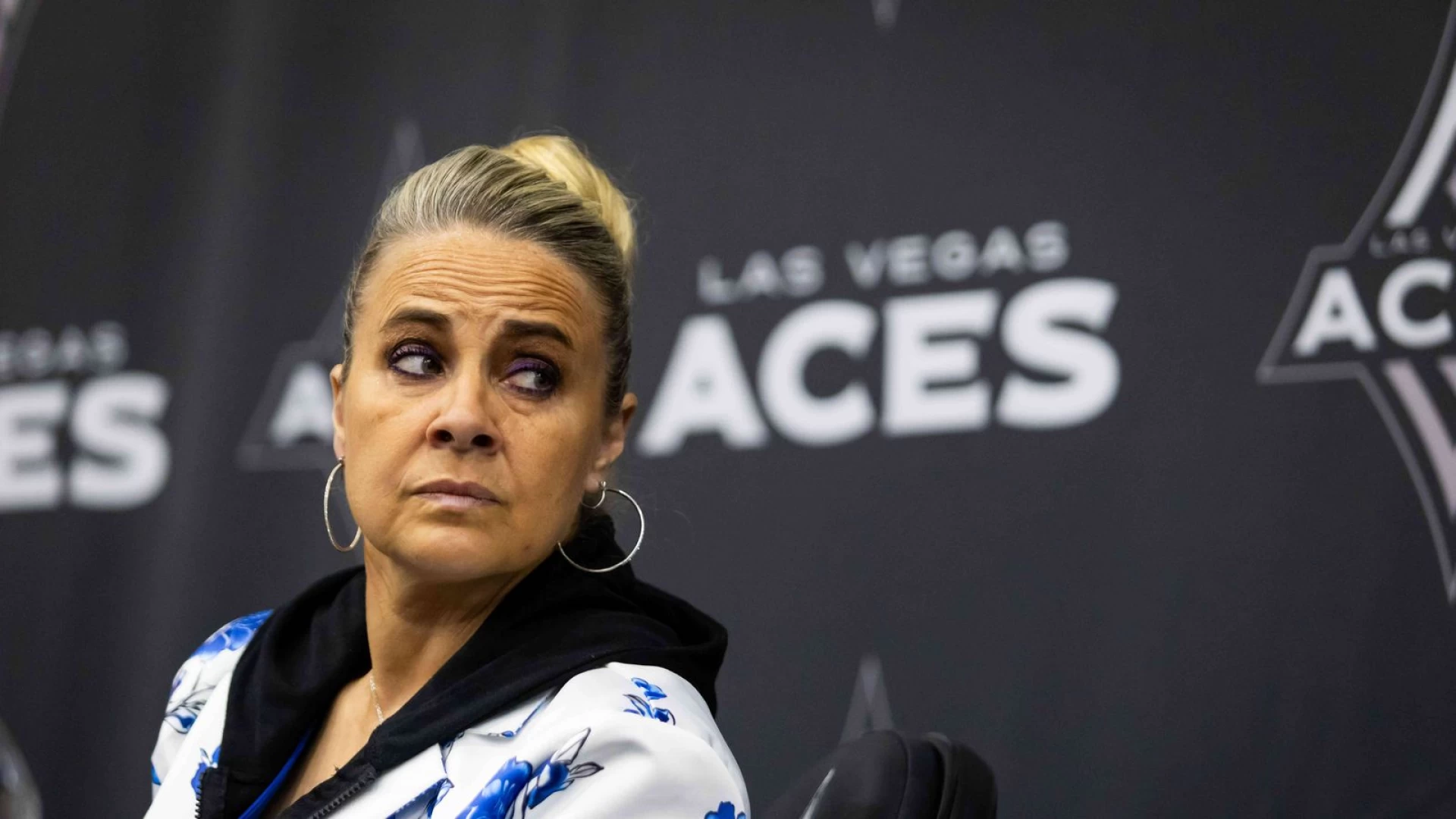 Aces' Becky Hammon slams defense after 'intruder' reaches kitchen in lopsided loss