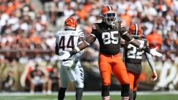 Chargers Land Former Browns Standout TE David Njoku