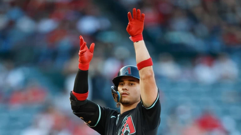Dodgers acquire Alek Thomas from Diamondbacks