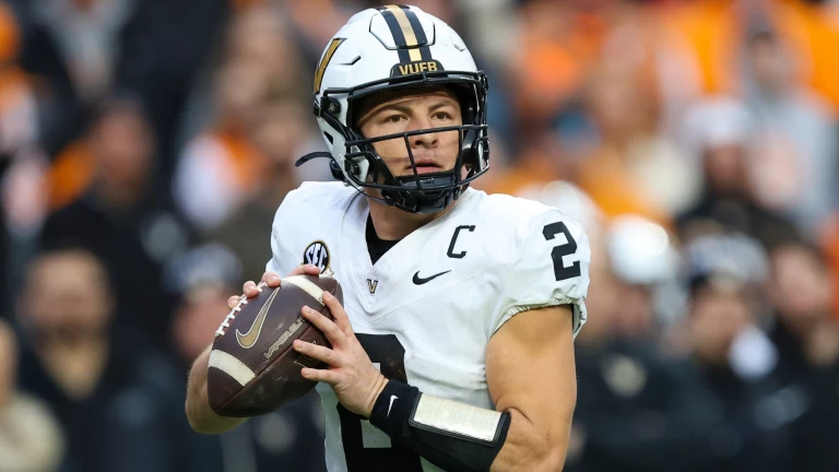 Ranking the Top 16 NFL Draft UFA Quarterbacks, Rookie Camp Updates